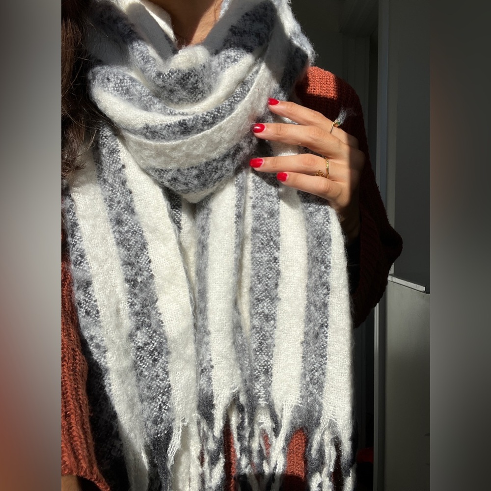 Anthropologie Scarf SOFT Brushed Woven Vertical Striped Gray and WhiteScarf